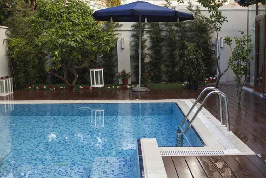 In-Ground Swimming Pool